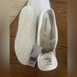 NWT Superga Cotw White casual sneaker in size 7.5